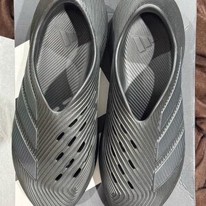 adidas Black purechill size 14 slip on recovery shoes only worn 10 minutes